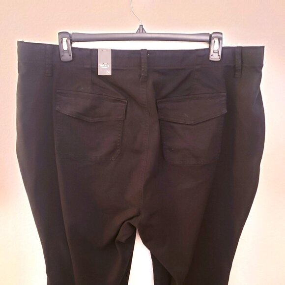 Torrid Jogger Hem Cotton Blend Pull On Black Pants w/Pockets Sz 24 NWT - Picture 6 of 12